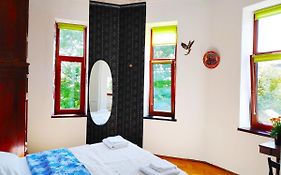 Faust Apartment